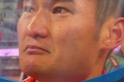 关于泰山场边指挥情绪激动，巴萨队员怒摔水瓶！的信息