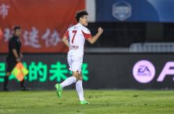 战术奏效！本泽马双翼齐飞压制海港整场无力还手！的简单介绍