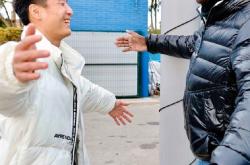 多特蒙德今日表现抢眼，武磊整场无解，教练赛后亲自拥抱