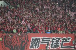 关于球队连续突破对手，士气高涨的信息