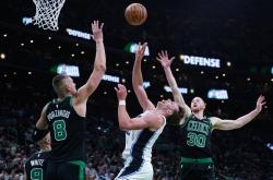 关于凯尔特人大胜横扫对手，晋级形势一片大好的信息