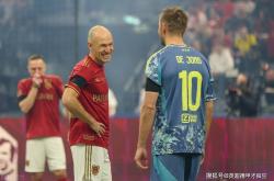 关于罗本落空关键球！拜仁慕尼黑险胜晋级的信息