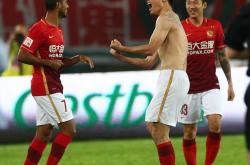 关于杨立瑜借乌龙球，帮助河南建业逆转胜利的信息