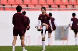 国家女足队员斗志昂扬，取得辉煌战绩的简单介绍