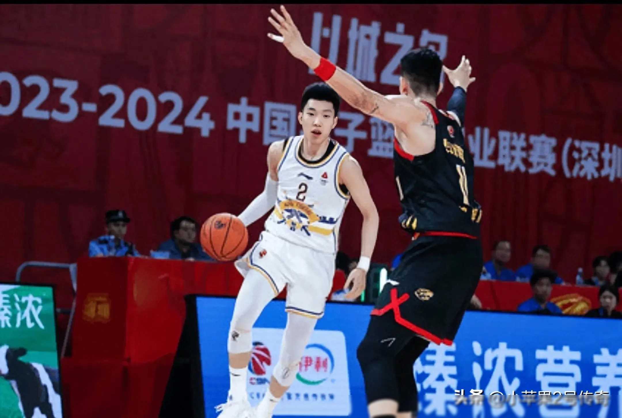 深圳男篮轻松击败对手，取得胜利