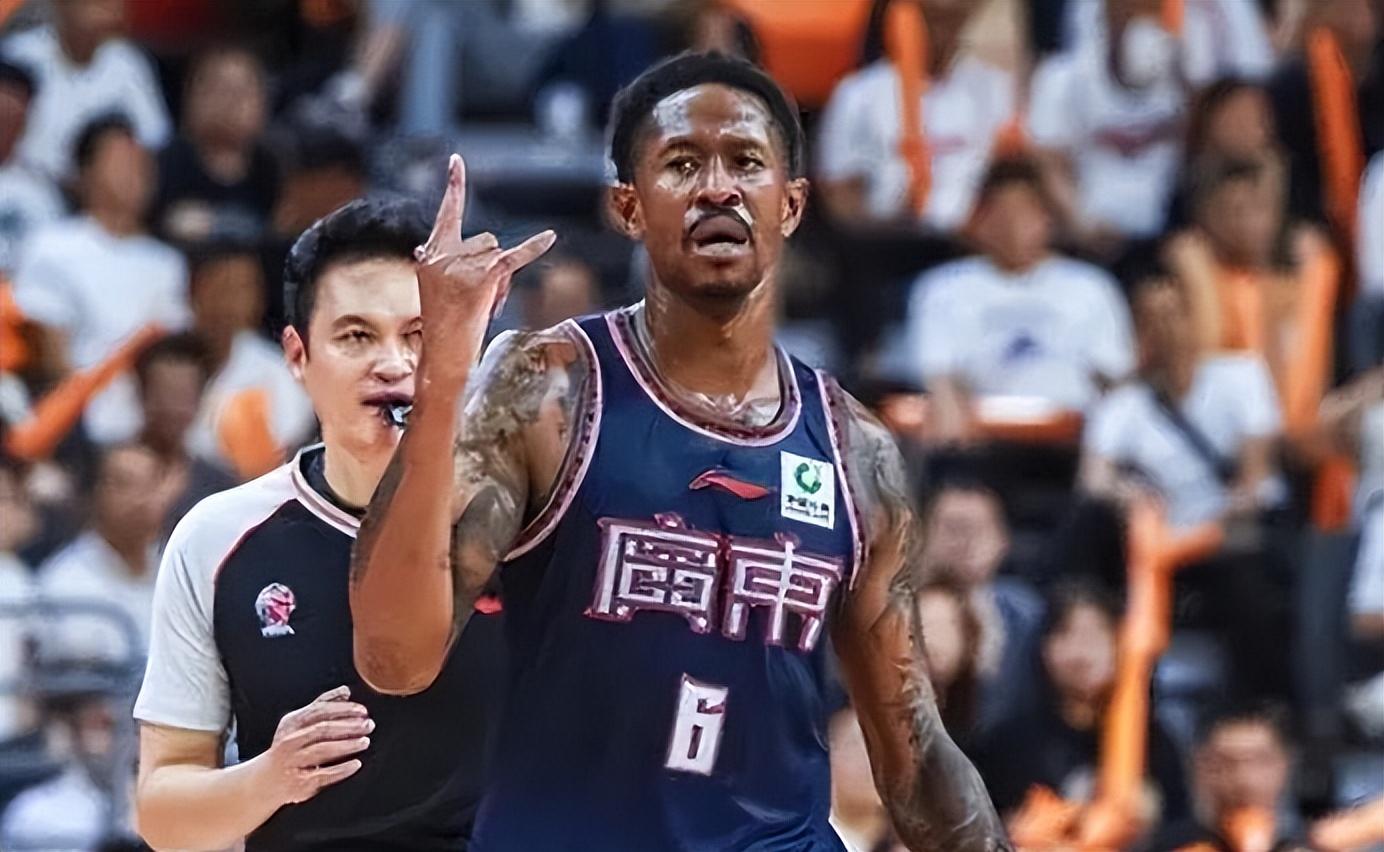 关键时刻决胜三分球，华南虎逆转对手