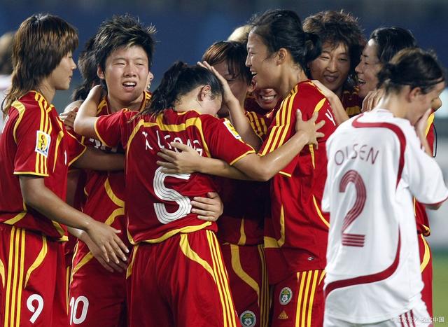 包含中国女足备战国际足球锦标赛，实力不容小觑的词条
