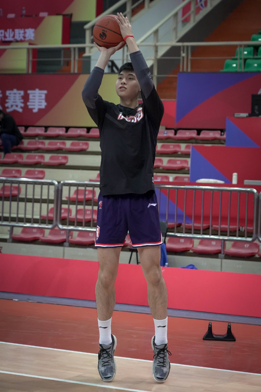 关于克莱蒙豪取三分，表现出色的信息