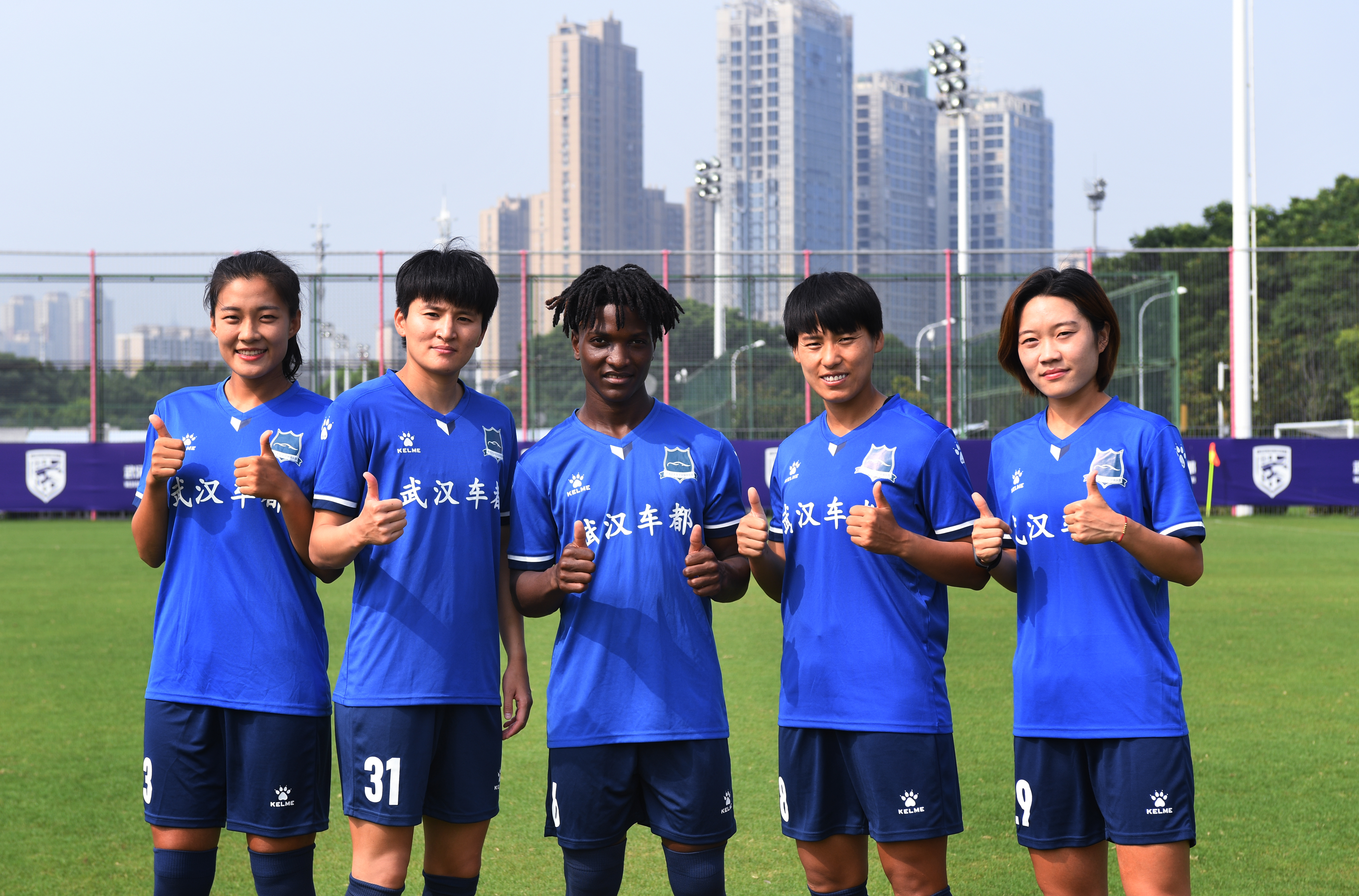 体坛焦点新闻：女足精英联赛揭幕战大放异彩