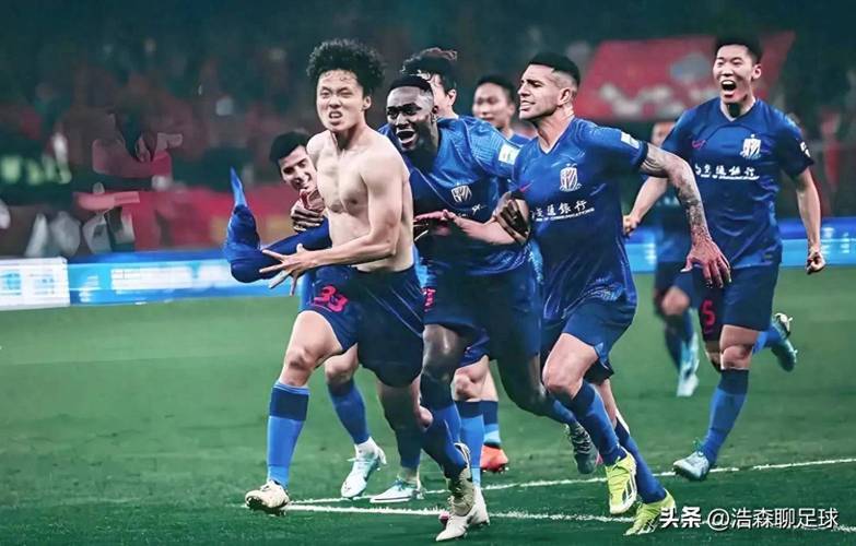 足球豪门争夺擂台，球员争相斗智斗勇