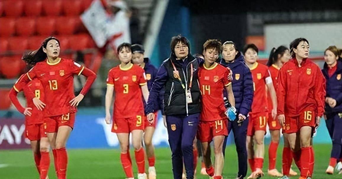 足球联赛探讨：女足新星崭露头角斩获胜利的简单介绍