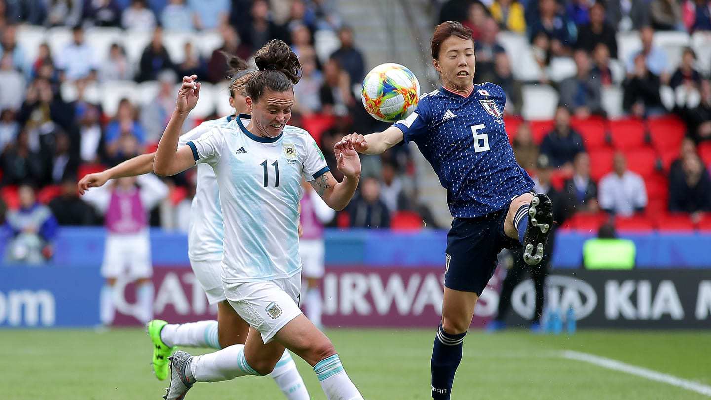 日本女足队员表现抢眼，赢得赞誉