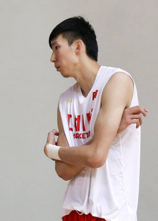 梅登怀尔德气坏防守队员的表现的简单介绍