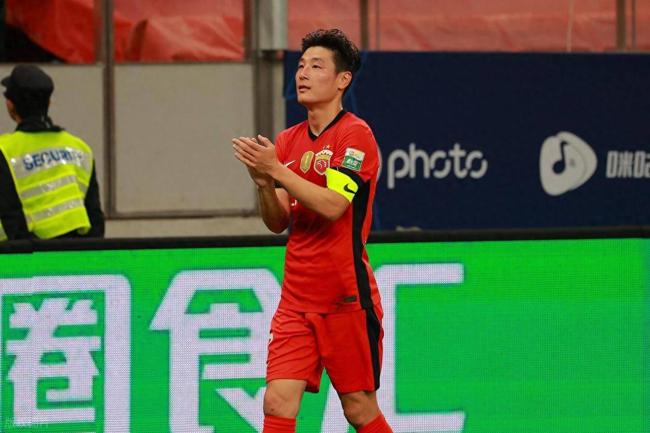 关于曼城五连胜继续领跑积分榜，武磊主帅陷下课危机！的信息