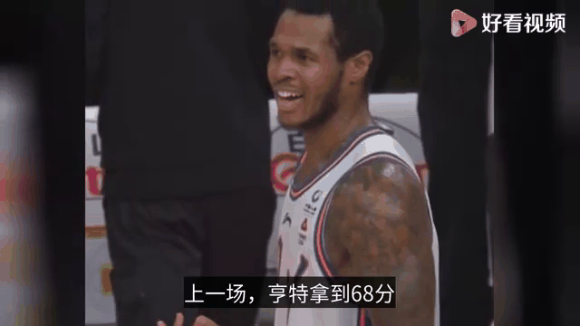 那不勒斯场边指挥情绪激动，阿森纳队员怒摔水瓶的简单介绍