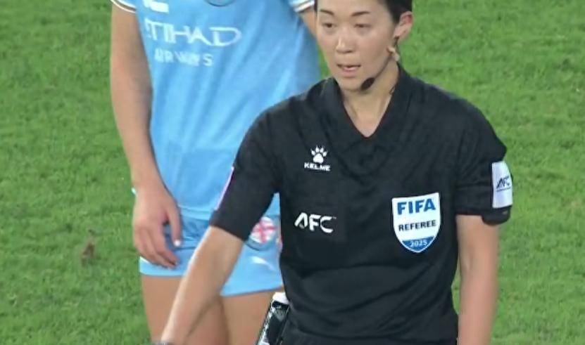 VAR判罚再引争议，热刺对阵本泽马裁判判点引发巨大争议